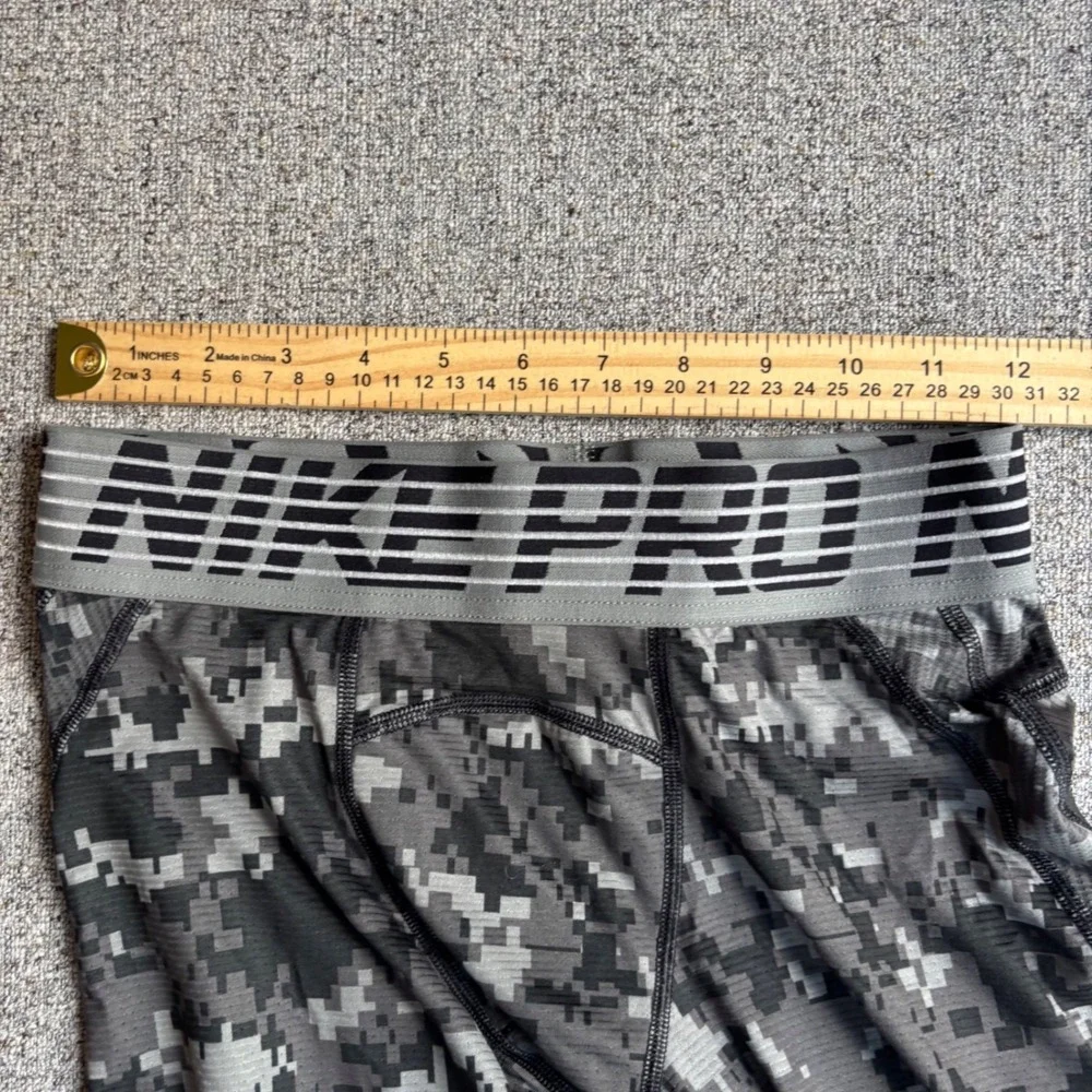 Nike Pro Hypercool Compression Digital Camo Nike Tights Mens S Grey 3/4 Legging